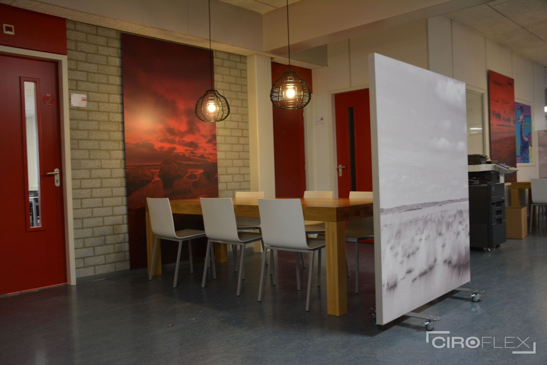 Scheidingswand_mobiel_afscherming_akoestiek_Drenthe_College_school_onderwijs-min