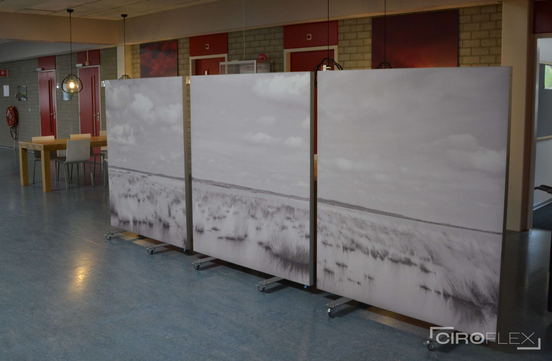 Scheidingswanden_mobiel_geluiddempend_onderwijs_school_Drenthe College (1) Scheidingswanden_mobiel_geluiddempend_onderwijs_school_Drenthe College (1)